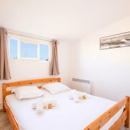 Spacious Two-bedroom In A Typical Old Alley Appartement *